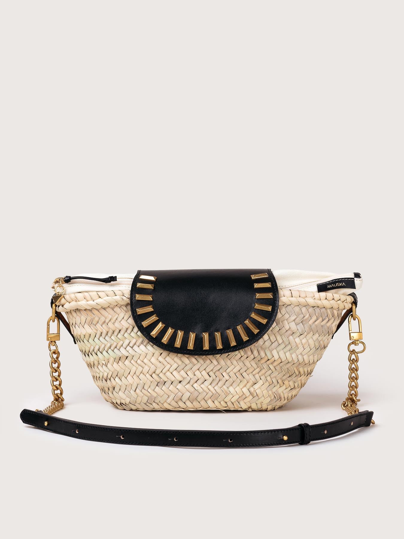 Front view of the Majorelle studded basket bag in black leather by Mauska. Designed in San Sebastián and handcrafted in Ubrique, Spain. Defined by texture and contemporary design.